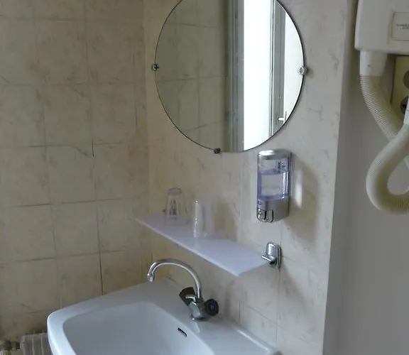 Hotel Bristol Republique Paris