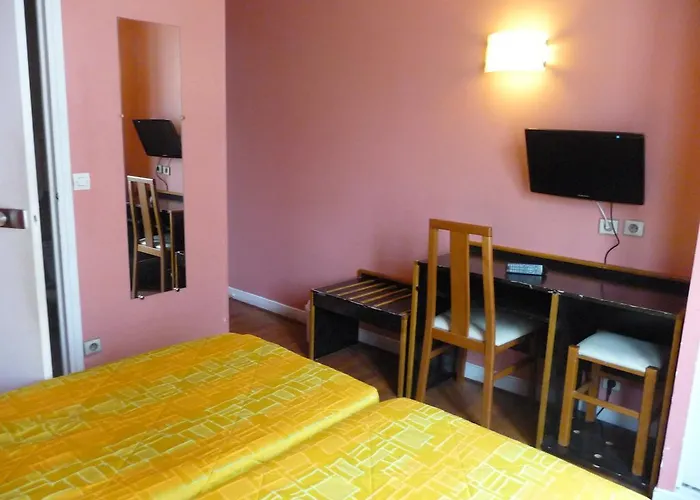 Hotel Bristol Republique 3*