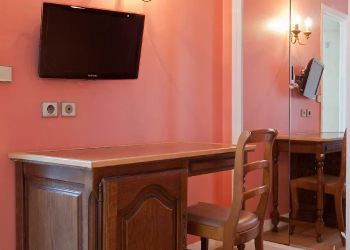 Bristol Republique Hotel 3*