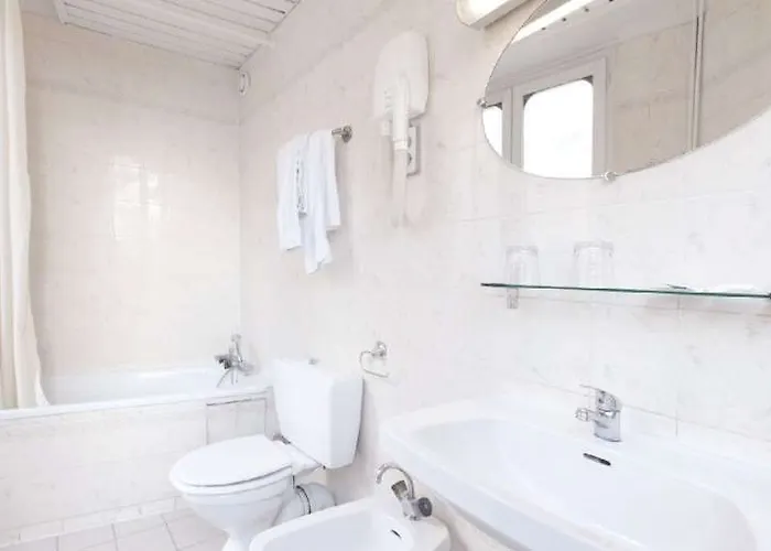 Hotel Bristol Republique Parigi