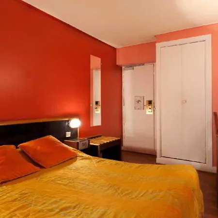Hotel Bristol Republique 3*