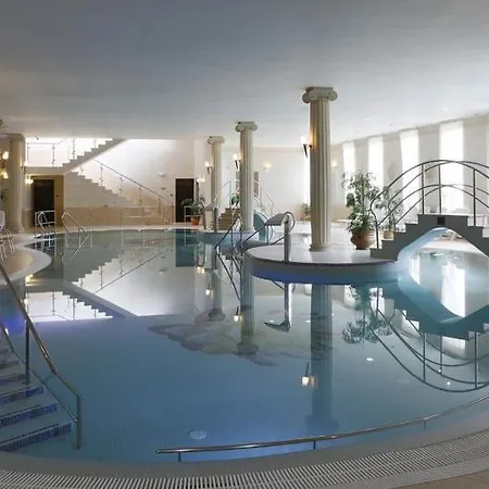 Bristol Republique Hotel Paris