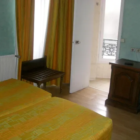Hotel Bristol Republique Paris